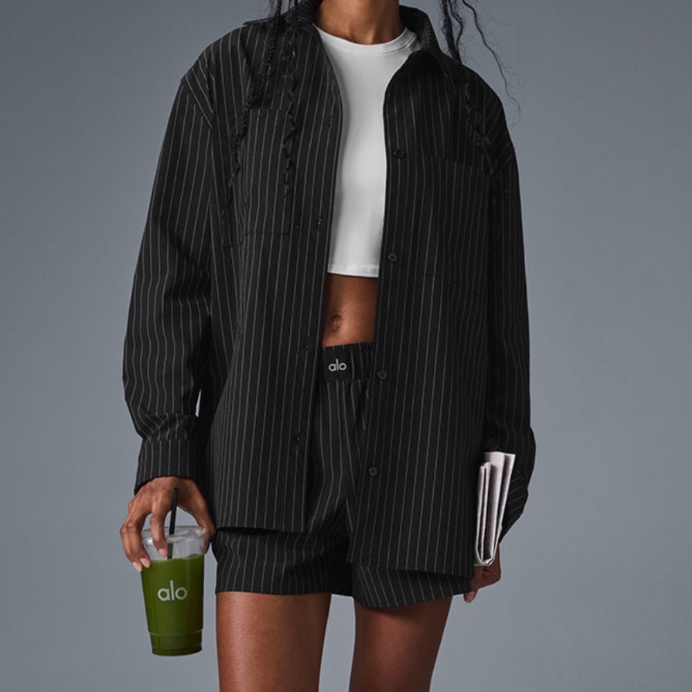 Alo Yoga Pinstripe Daylight Button Down Long
Sleeve XS